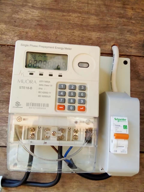 Sistema solar de pago conforme a la norma STS con integración de pagos móviles y conexión/desconexión remota