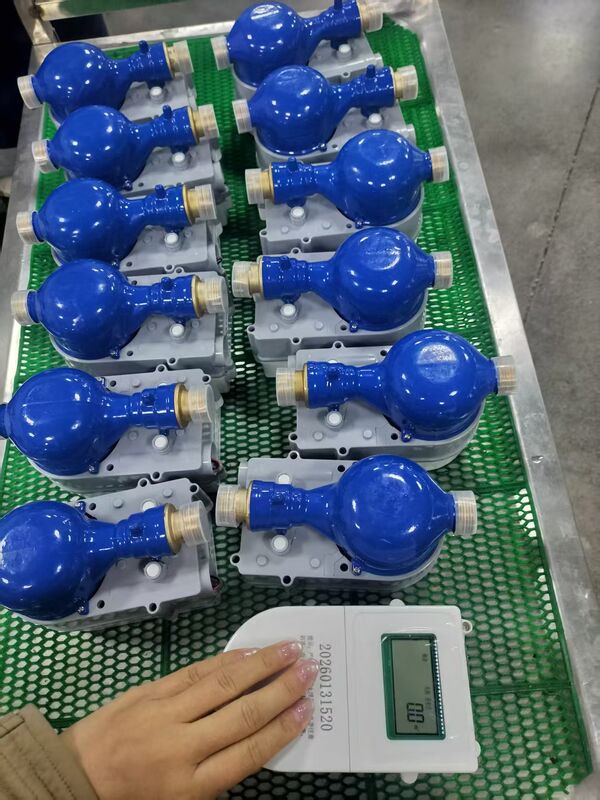 Medidor de agua inteligente prepagado con tarjeta IC DN15-DN300, impermeable IP68, certificado MID de clase B ISO4064, cuerpo de latón/nilón/acero inoxidable, software de gestión gratuito